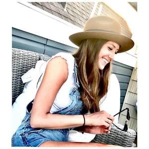 Meet your Posher, Shauna